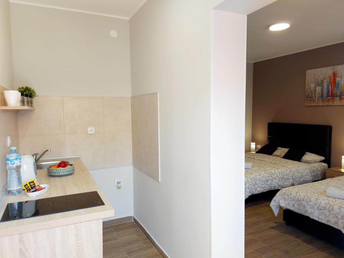 Centar Lux 2 Albergue Zrenjanin Exterior foto